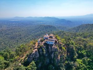  प्राकृतिक सुंदरता को निहारने का ठिकाना है दुर्गडोंगरी किल्लेवाली मंदिर