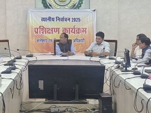 पूर्ण मनोयोग से प्रशिक्षण कार्य ग्रहण करें-डॉ. गौरव सिंह