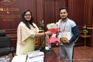 अखिल भारतीय राष्ट्रीय आर्म रेसलिंग प्रतियोगिता में शामिल खिलाड़ियों ने की कलेक्टर से मुलाकात अखिल भारतीय राष्ट्रीय आर्म रेसलिंग प्रतियोगिता में शामिल खिलाड़ियों ने की कलेक्टर से मुलाकात