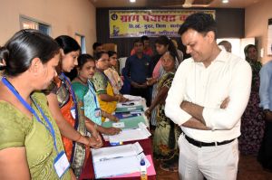 कलेक्टर ने नाम निर्देशन पत्र प्राप्त करने एवं जमा करने की कार्यवाही का अवलोकन किया कलेक्टर ने नाम निर्देशन पत्र प्राप्त करने एवं जमा करने की कार्यवाही का अवलोकन किया