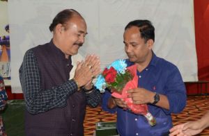  कार्यकाल के अंतिम क्षणों तक कार्य करना वाला अधिकारी  कर्मवीर- कलेक्टर डॉ सिंह