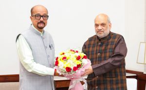 केंद्रीय गृह मंत्री श्री शाह से राज्यपाल श्री डेका ने सौजन्य भेंट की