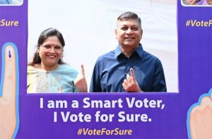 मुख्य सचिव अमिताभ जैन ने किया अपने मताधिकार का प्रयोग मुख्य सचिव अमिताभ जैन ने किया अपने मताधिकार का प्रयोग