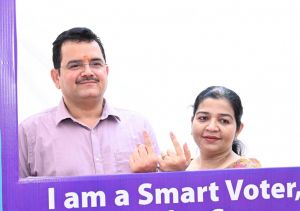 मुख्यमंत्री के सचिव पी. दयानंद ने किया अपने मताधिकार का प्रयोग मुख्यमंत्री के सचिव पी. दयानंद ने किया अपने मताधिकार का प्रयोग