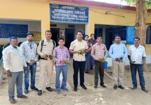 मतदान दलों के मतदान केन्द्रों में सकुशल पहुँचने पर अभिनंदन मतदान दलों के मतदान केन्द्रों में सकुशल पहुँचने पर अभिनंदन