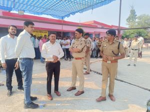 कलेक्टर - एसपी ने किया मतदान केन्द्रों का निरीक्षण