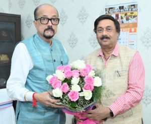 राज्यपाल डेका से विधानसभा सचिव ने की सौजन्य भेंट
