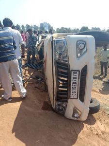 सरगुजा में एसयूवी और ट्रक की टक्कर में पांच लोगों की मौत