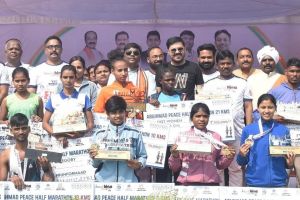 अबूझमाड़ पीस हाफ मैराथन 2025: बस्तर में अमन, चैन और खुशहाली का संदेश अबूझमाड़ पीस हाफ मैराथन 2025: बस्तर में अमन, चैन और खुशहाली का संदेश