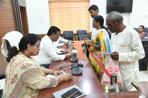 सुंदर विहार कॉलोनीवासियों ने मोबाइल टॉवर मामले में जनदर्शन में की शिकायत सुंदर विहार कॉलोनीवासियों ने मोबाइल टॉवर मामले में जनदर्शन में की शिकायत