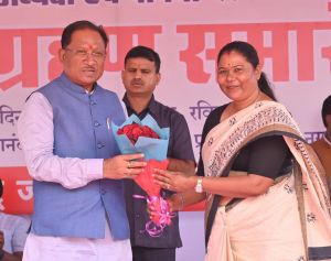  नगर पालिका परिषद जशपुर के नवनिर्वाचित अध्यक्ष और पार्षदों का शपथ ग्रहण समारोह सम्पन्न