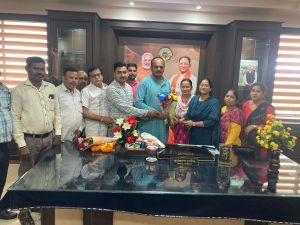 सभापति सूर्यकांत राठौर को प्लेसमेंट कर्मचारी कल्याण संघ के पदाधिकारियों ने दी हार्दिक शुभकामनाएं सभापति सूर्यकांत राठौर को प्लेसमेंट कर्मचारी कल्याण संघ के पदाधिकारियों ने दी हार्दिक शुभकामनाएं