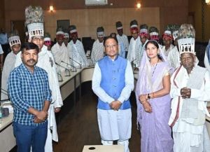 मुख्यमंत्री से अखिल भारतीय रामनामी महासभा के प्रतिनिधियों ने की सौजन्य भेंट मुख्यमंत्री से अखिल भारतीय रामनामी महासभा के प्रतिनिधियों ने की सौजन्य भेंट