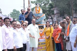 बलिदान दिवस पर महापौर मीनल चौबे, सभापति सूर्यकान्त राठौड़ ने किया नमन बलिदान दिवस पर महापौर मीनल चौबे, सभापति सूर्यकान्त राठौड़ ने किया नमन