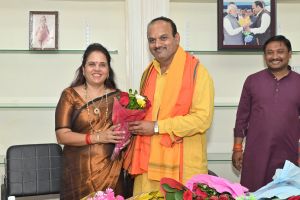 सभापति सूर्यकान्त राठौड़ ने जोन 2 पदेन अध्यक्ष का पदभार सम्हाला सभापति सूर्यकान्त राठौड़ ने जोन 2 पदेन अध्यक्ष का पदभार सम्हाला