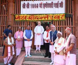 केन्द्रीय गृहमंत्री शाह ने मुख्यमंत्री विष्णुदेव साय के साथ मां दंतेश्वरी की पूजा-अर्चना की