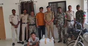 शराब तस्करों पर पुलिस की बड़ी कार्रवाई, दो आरोपी गिरफ्तार