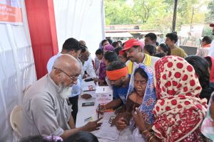 सुशासन तिहार 2025 :-पहले दिन 70 वार्डों में आमजनों ने दिए 1779 आवेदन, इनमें 1373 मांगें, 406 शिकायतें सुशासन तिहार 2025 :-पहले दिन 70 वार्डों में आमजनों ने दिए 1779 आवेदन, इनमें 1373 मांगें, 406 शिकायतें