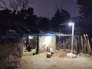   सौर ऊर्जा से रोशन हुए 25 बैगा परिवारों के आशियाने