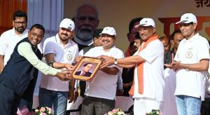 मुख्यमंत्री ने महाराष्ट्र मंडल के अध्यक्ष अजय मधुकर काले का किया सम्मान मुख्यमंत्री ने महाराष्ट्र मंडल के अध्यक्ष अजय मधुकर काले का किया सम्मान