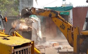 खुर्सीपार क्षेत्र में शिवरेज लाइन के ऊपर अतिक्रमण हटाया गया खुर्सीपार क्षेत्र में शिवरेज लाइन के ऊपर अतिक्रमण हटाया गया