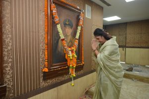  स्क्वाड्रन लीडर शहीद अरुण केशव सप्रे को उनकी जयंती पर महापौर मीनल चौबे ने दी श्रद्धाजंलि