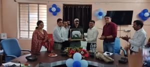 सहकारी बैंक द्वारा कलेक्टर को दी गई बिदाई