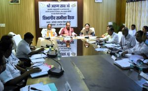 उपमुख्यमंत्री साव ने किया नगरीय प्रशासन, लोक स्वास्थ्य यांत्रिकी एवं लोक निर्माण विभाग के कार्यों की समीक्षा