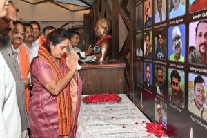 आतंकी हमले में दिवंगत रायपुर निवासी दिनेश मिरानिया सहित सभी 26 दिवंगत आत्माओं को मौन श्रद्धांजलि