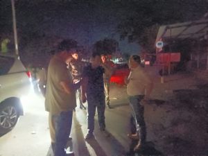 कलेक्टर-एसपी देर रात तक आंधी-तूफान प्रभावित क्षेत्रों का करते रहे दौरा कलेक्टर-एसपी देर रात तक आंधी-तूफान प्रभावित क्षेत्रों का करते रहे दौरा