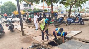  भिलाई में जलभराव से निपटने निगम अमला हुआ सक्रिय