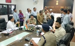  कलेक्टर ने जनदर्शन में सुनी लोगों की समस्याएं