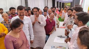 विधायक राजेश मूणत, मोतीलाल साहू, महापौर मीनल चौबे समाधान शिविर में शामिल हुए