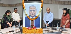  मंत्रालय में अधिकारियों ने छत्तीसगढ़ के पहले मुख्य सचिव रहे स्व.अरूण कुमार को दी श्रद्धांजलि