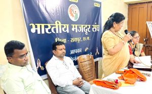 माहेश्‍वरी साड़ी महिलाओं के स्‍वावलंबन की प्रतीक: विशाखा