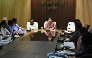 भव्य एवं गरिमामय रूप से आयोजित हो जिले में शाला प्रवेशोत्सव: कलेक्टर 