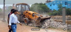  ईडब्ल्यूएस की जमीन से अवैध निर्माण को निगम ने किया बेदखल