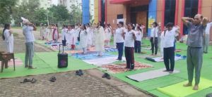  विश्व योग दिवस पर तालपुरी में 32 आसनों का हुआ योगाभ्यास