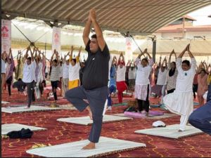  योग के घोष से गूंजा मां दंतेश्वरी का पूरा पवित्र प्रांगण