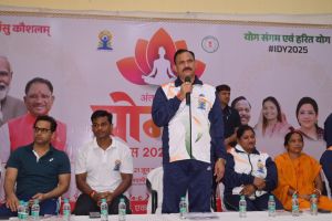   योग करके न केवल तन और मन को अच्छा कर सकते हैं बल्कि पूरे राष्ट्र को एक नई शक्ति का संचार का माध्यम प्रदान कर सकते हैं:स्वास्थ्य मंत्री