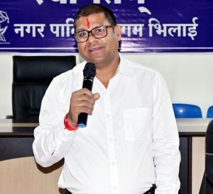 इंदौर प्रशिक्षण के बाद आयुक्त ने ली समीक्षा बैठक