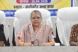  कलेक्टर सभाकक्ष में छत्तीसगढ़ राज्य महिला आयोग द्वारा की गई प्रकरणों की सुनवाई