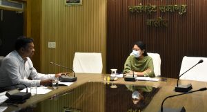 कलेक्टर ने की क्रेडा विभाग की समीक्षा, सौर ऊर्जा को बढ़ावा देने पर दिया जोर