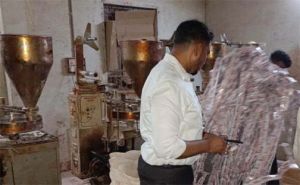  अवैध सितार निर्माण फैक्ट्री में दबिश, दस्तावेज के अभाव में फैक्ट्री सील