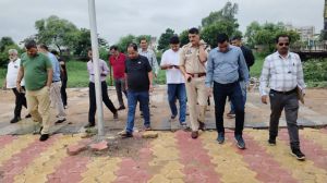  भविष्य के ट्रैफिक दबाव को ध्यान में रख रायपुर में नई सड़क व फ्लाईओवर योजनाओं पर मंथन 