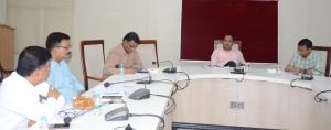   सफाई के साथ कोई समझौता नहीं : कलेक्टर ने ली सामुदायिक स्वास्थ्य केंद्रों की समीक्षा बैठक 