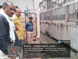 सभापति सूर्यकान्त राठौड़ ने नहरपारा नाला पर रखे गए लौहे के अवैध पुल को तत्काल हटवाया और नाला सफाई करवाई
