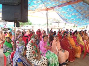  भारी बारिश के दौर के बीच जीवटता के साथ खौली के ग्रामीणों ने पखवाड़ा बिताया धरने का