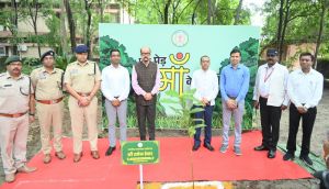 राज्यपाल रमेन डेका ने ‘एक पेड़ माँ के नाम’ अभियान के तहत किया पौधारोपण, पर्यावरण संरक्षण का दिया संदेश