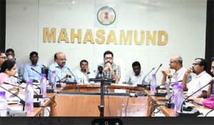  समय सीमा बैठक में कलेक्टर ने दिए महत्वपूर्ण निर्देश, विकास कार्यों में गति लाने पर जोर